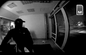 rus.tvnet.lv Видео: Как в Риге грабят пункты обмена валют rus.tvnet.lv Видео: Как в Риге грабят пункты обмена валют